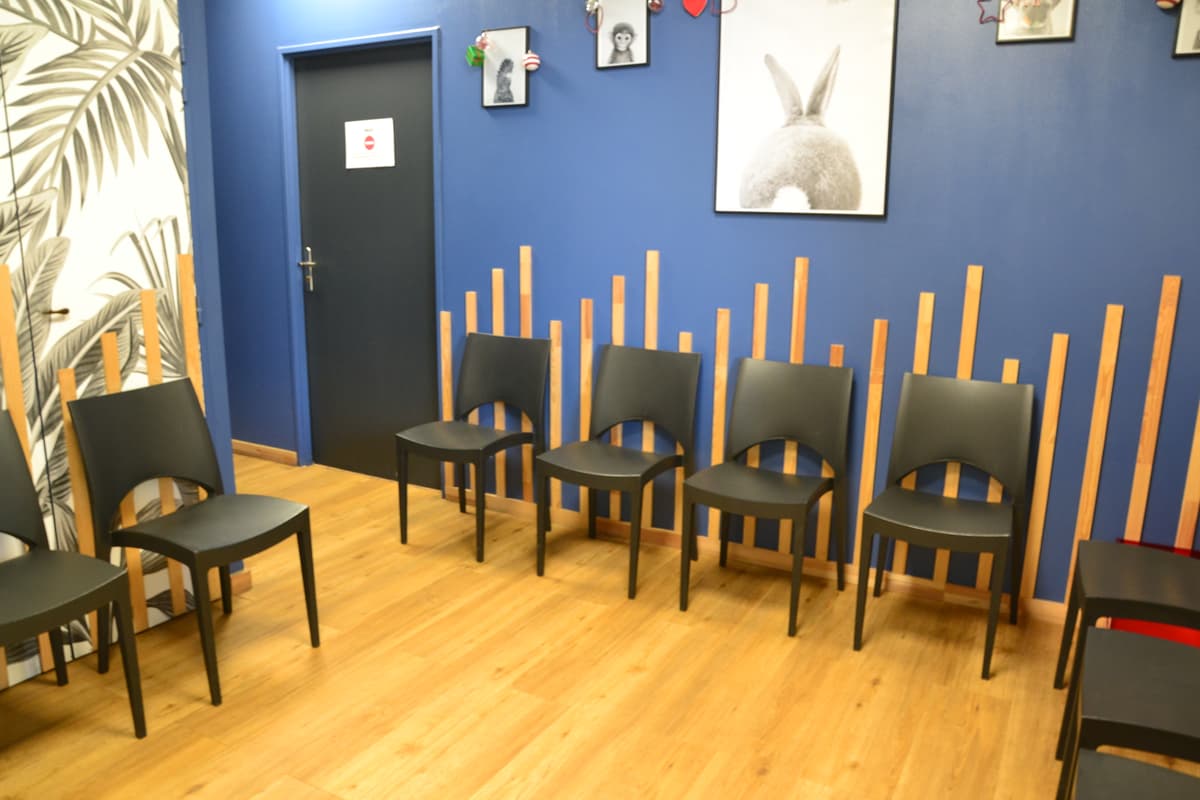 La salle d'attente du cabinet de Delphine
